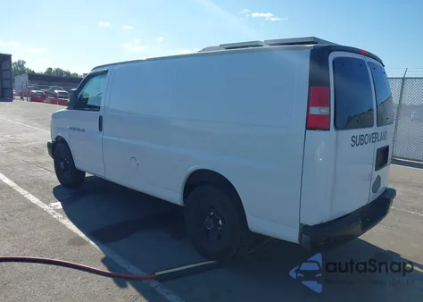 2010 Chevrolet Express 2500 Work Van z USA, uszkodzony, nr VIN 1GCZGFAA1A1183725